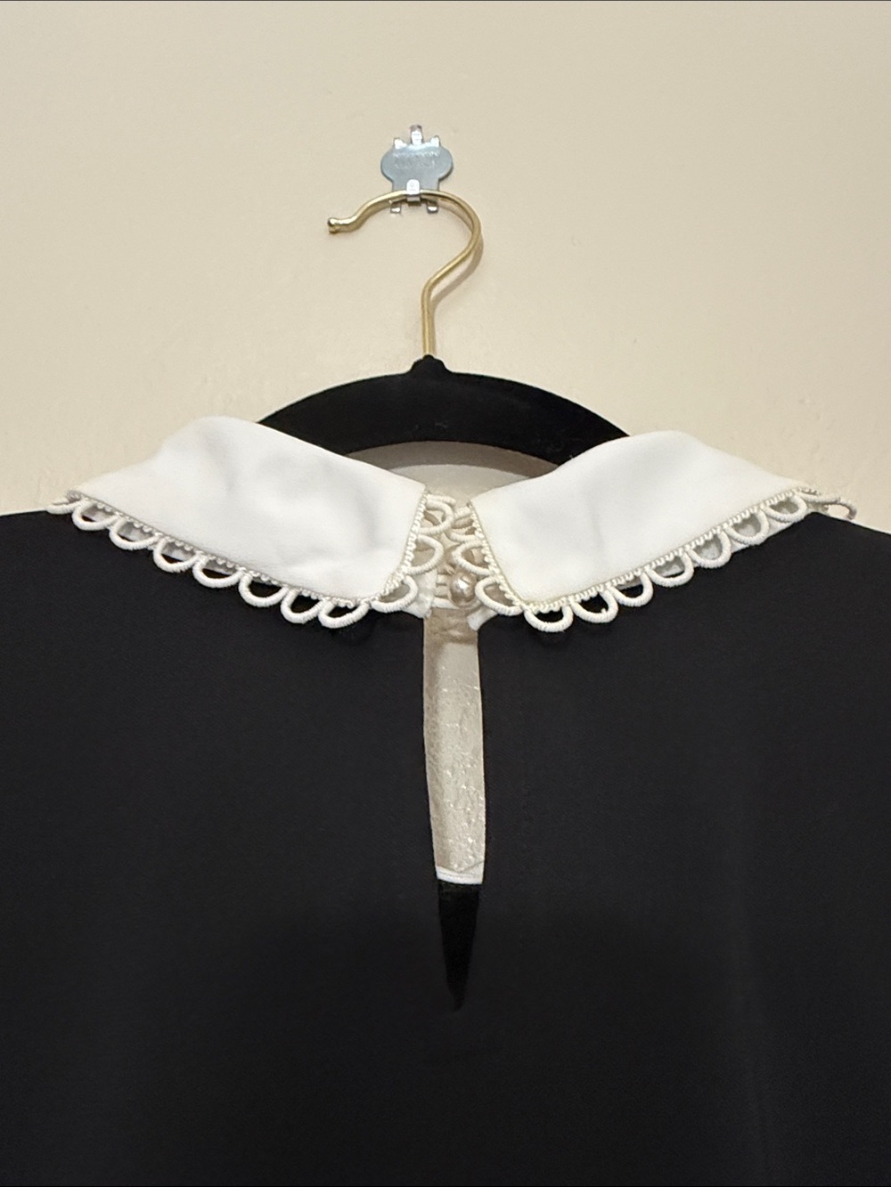 Karl Lagerfeld Black Top with White Peter Pan Collar Silent Luxury Size L - Picture 5 of 10